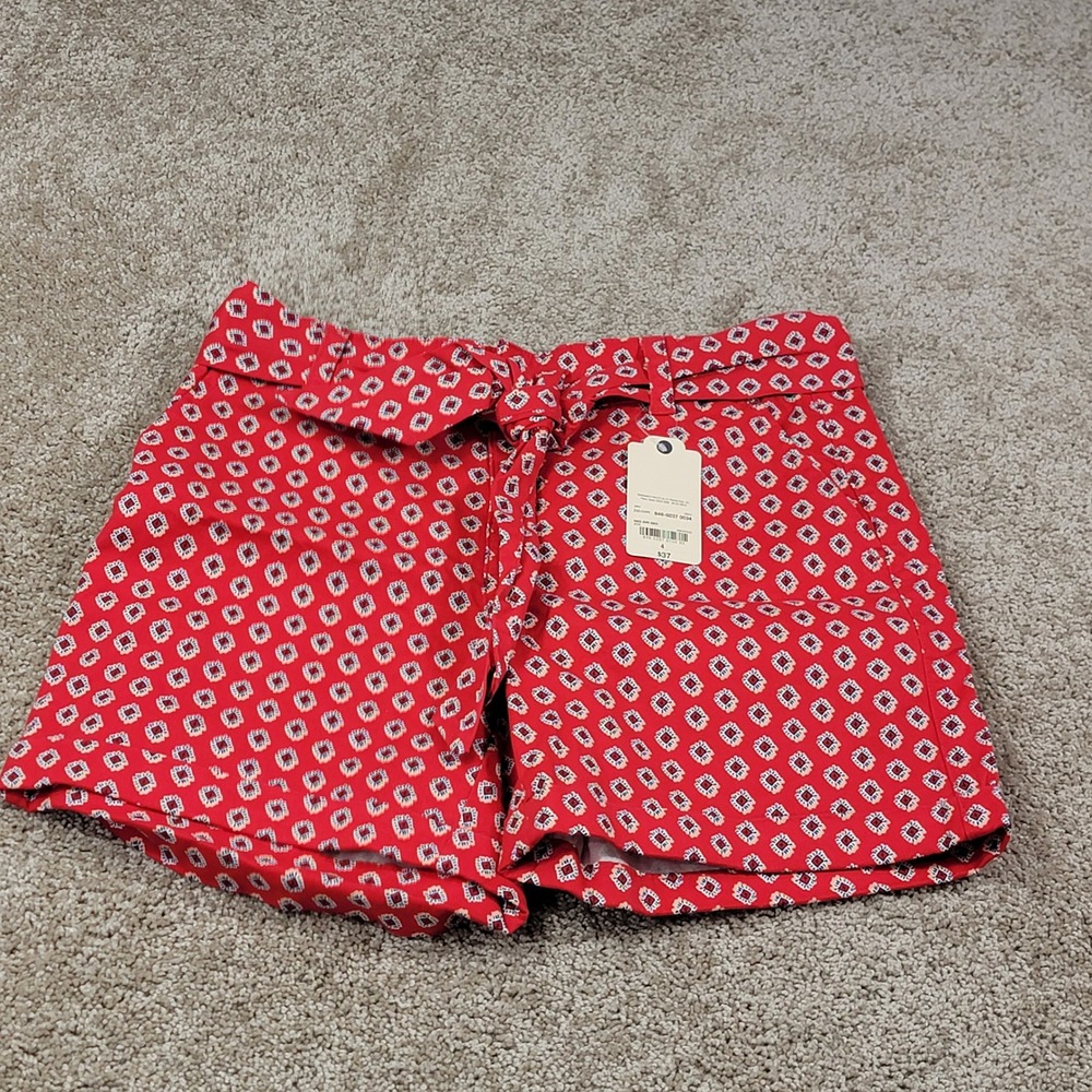St. Johns‎ Bay Red Geo Print Belted Shorts - Women's Size 4